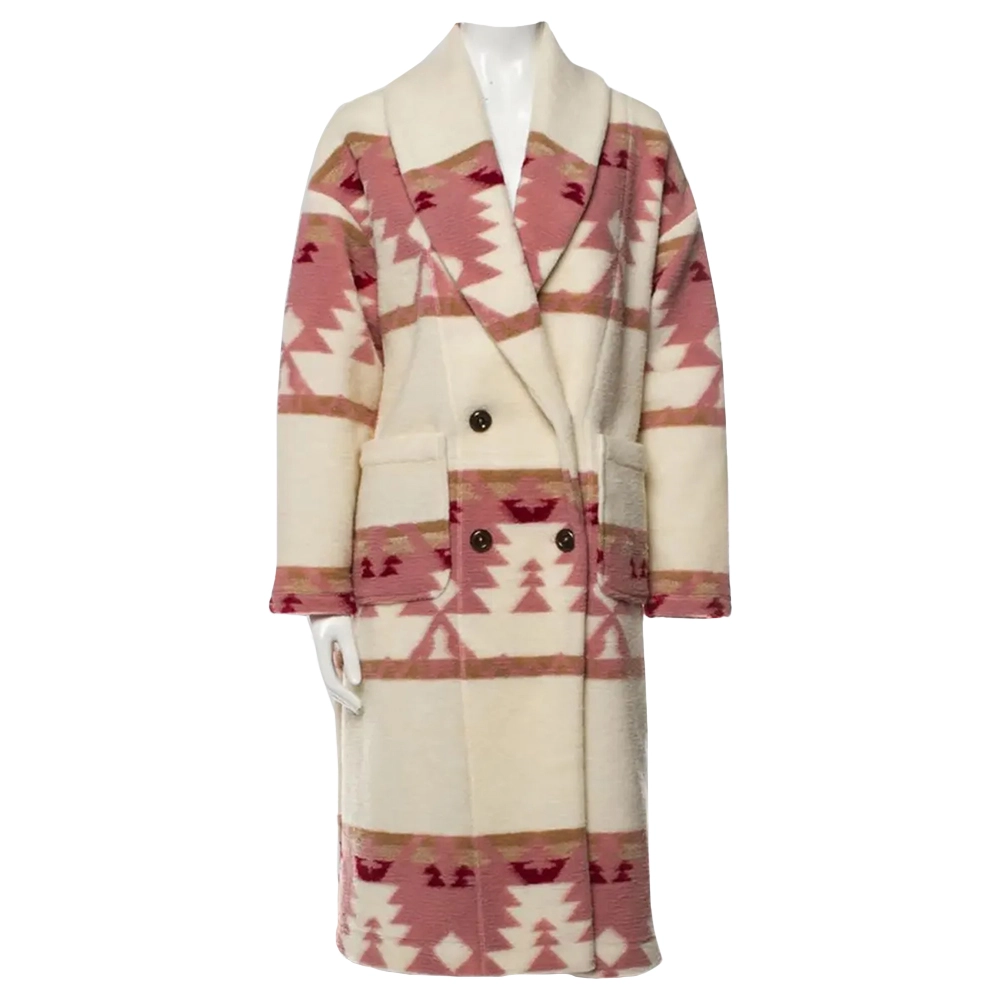 Kelly-Reilly-Beth-Dutton-Pink-Coat