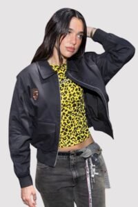 imageye___-_imgi_40_f1-grand-prix-monaco-dua-lipa-porsche-jacket-04