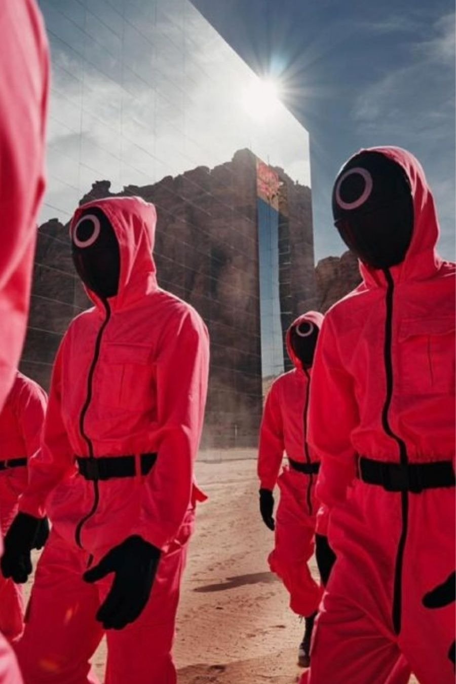 imageye___-_imgi_40_squid-game-guard-pink-jumpsuit-02