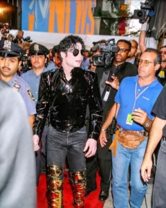 imgi_44_michael-jackson-black-jacket-03