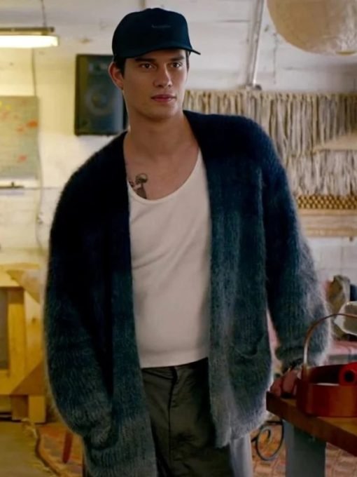 Hayes-2024-The-Idea-Of-You-Nicholas-Galitzine-Cardigan-1