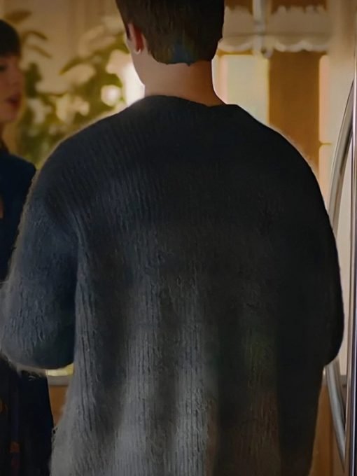 The-Idea-Of-You-Nicholas-Galitzine-Cardigan-1