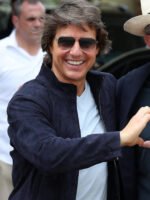 mission-impossible-7-tom-cruise-blue-jacket 17