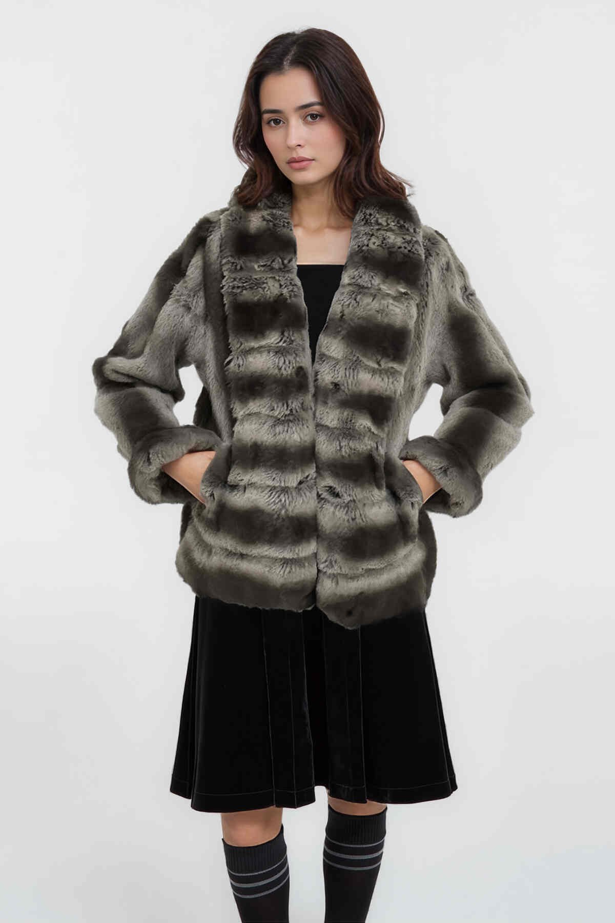 nobody-wants-this-kristen-bell-fur-coat 001 Celebrity inspired brown fur coat from Nobody Wants This Kristen Bell outfit